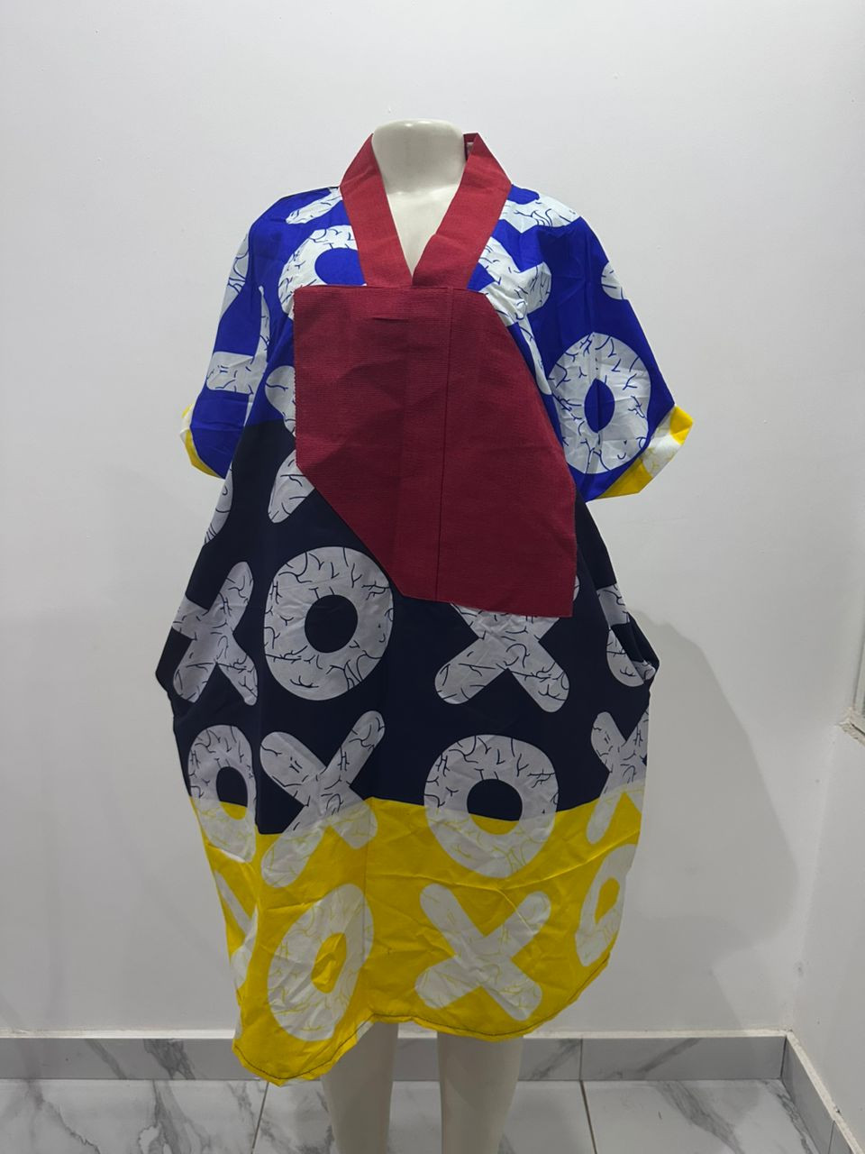 Vibrant Tic-Tac-Toe Sculpted Bubu – Electric Azure & Solar Yellow