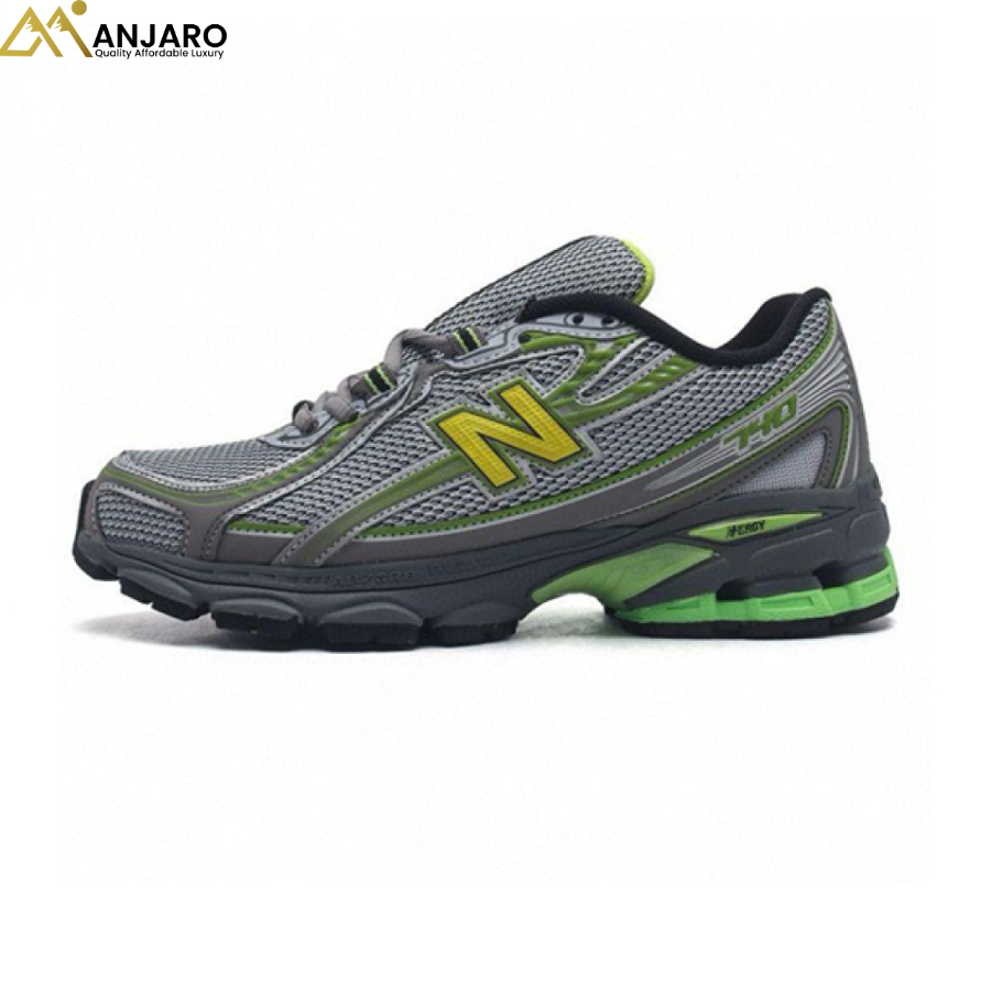New Balance 740 Sneakers